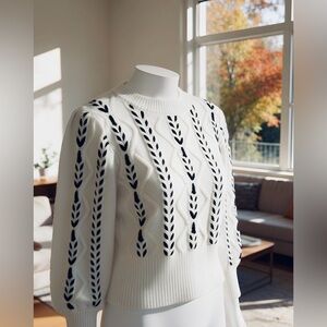 Commense White & Black Women’s Sweater,  Leaf Patterned Detail - Small, Like New